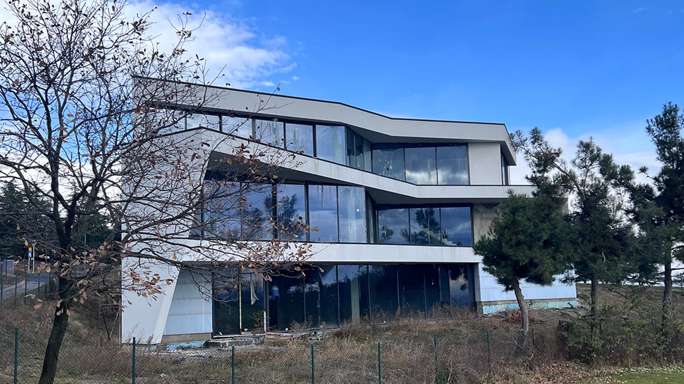 TBH4 House