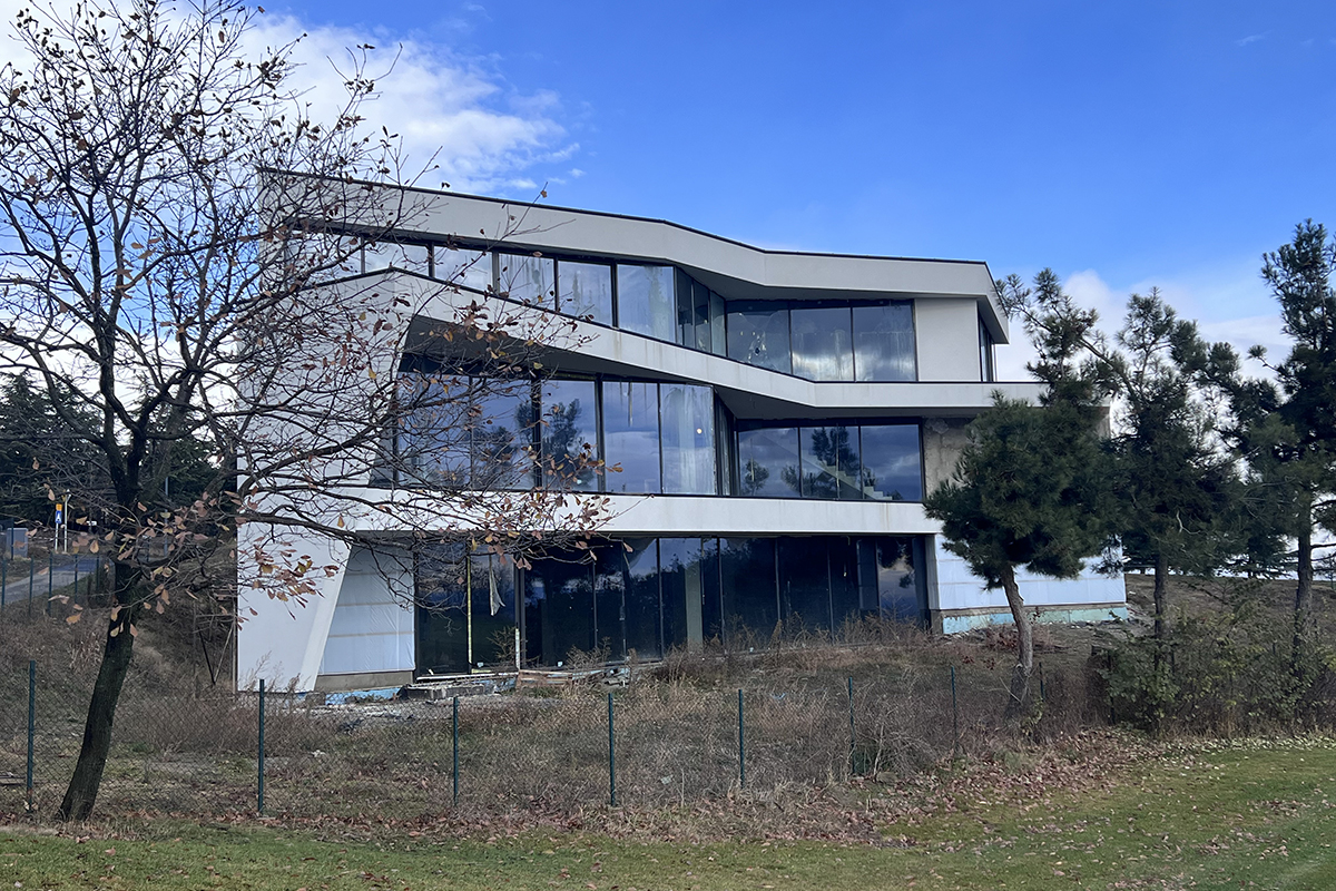 TBH4 House — 2